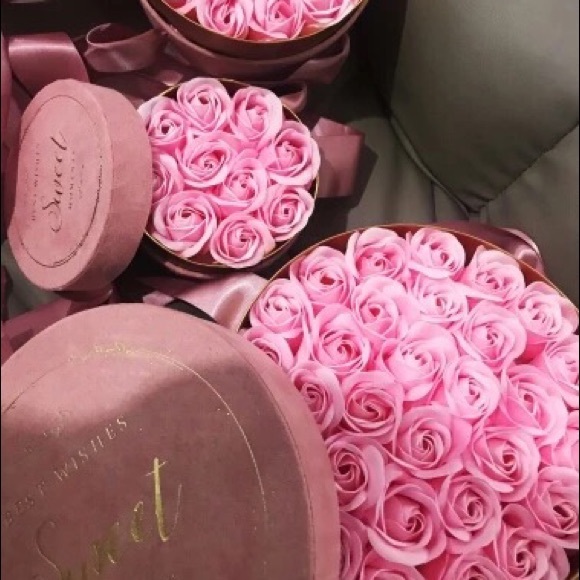 Luxury Eternal Flower Velvet Box ❤️🌹🥀 - Picture 5 of 6